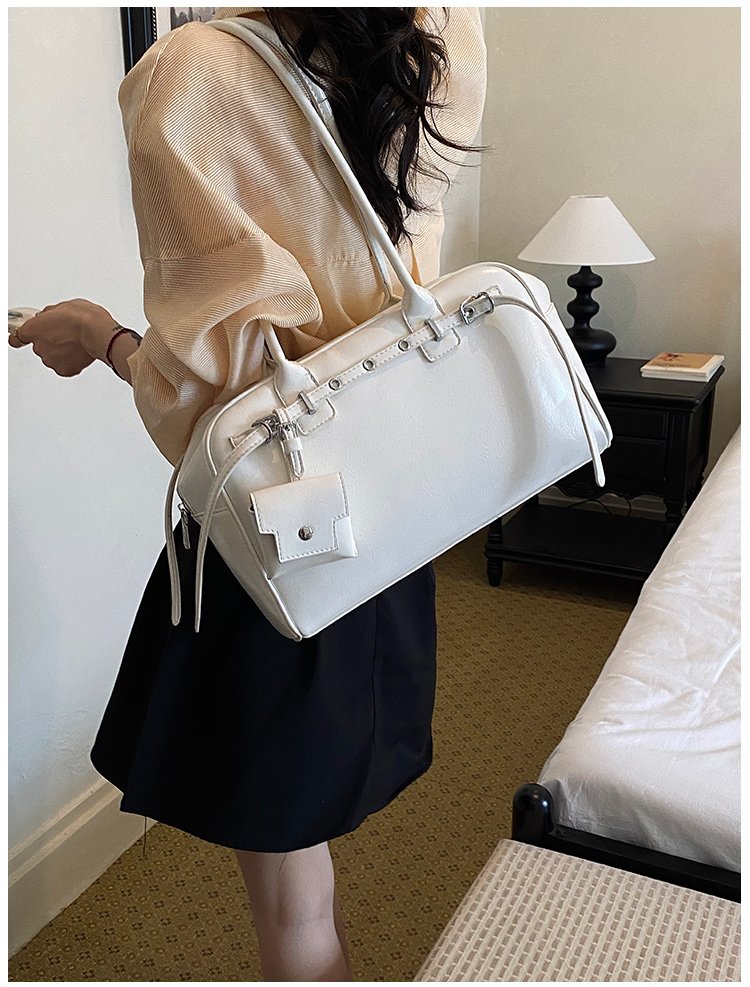 Unisex PU Leather Minimal Zip Crossbody Bag detail 25