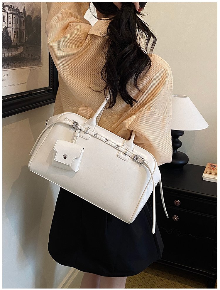 Unisex PU Leather Minimal Zip Crossbody Bag detail 27