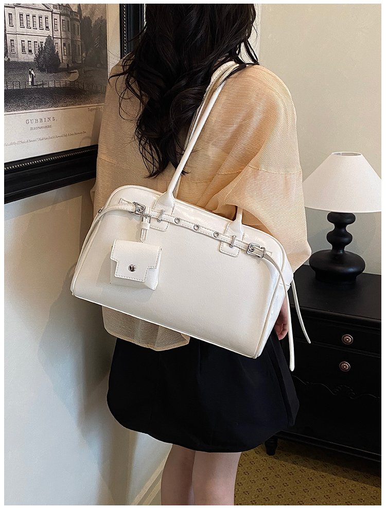 Unisex PU Leather Minimal Zip Crossbody Bag detail 28