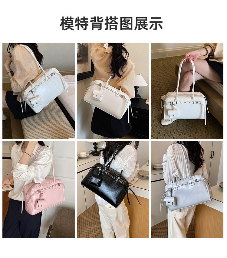 Unisex PU Leather Minimal Zip Crossbody Bag detail 2