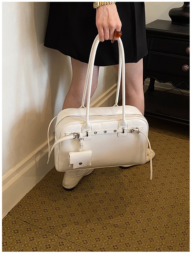 Unisex PU Leather Minimal Zip Crossbody Bag detail 34