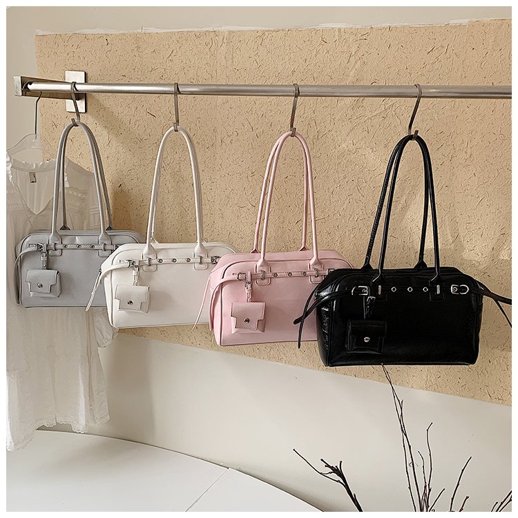Unisex PU Leather Minimal Zip Crossbody Bag detail 3
