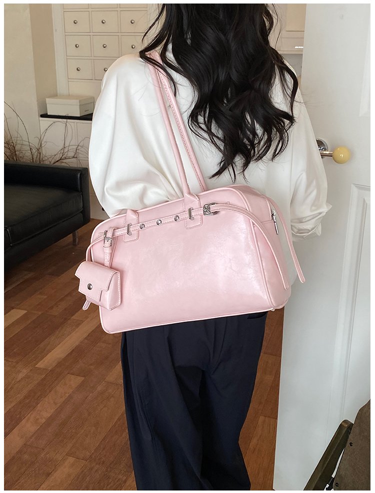 Unisex PU Leather Minimal Zip Crossbody Bag detail 40