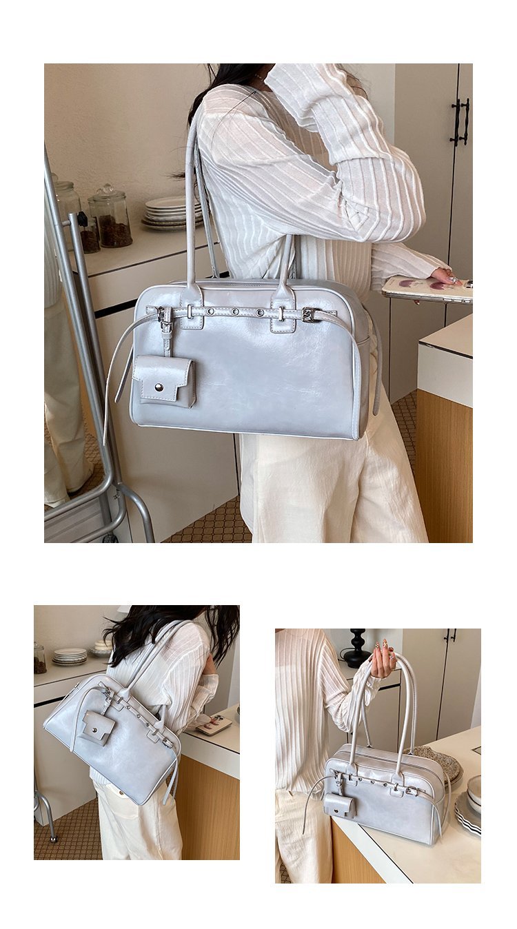 Unisex PU Leather Minimal Zip Crossbody Bag detail 4