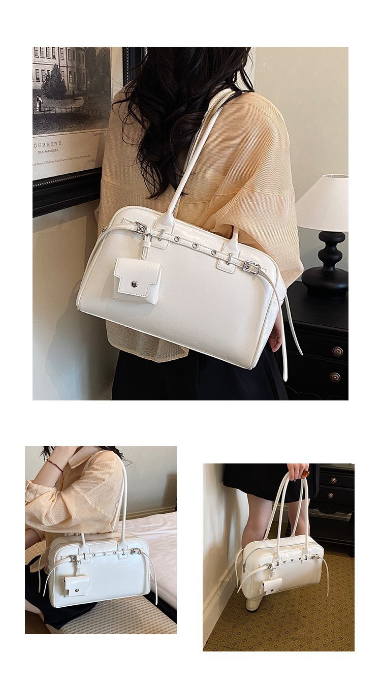 Unisex PU Leather Minimal Zip Crossbody Bag detail 5