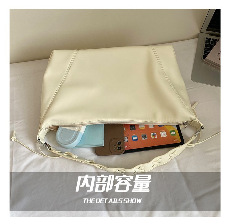 Women's PU Leather Minimal Zip Shoulder Bag detail 9