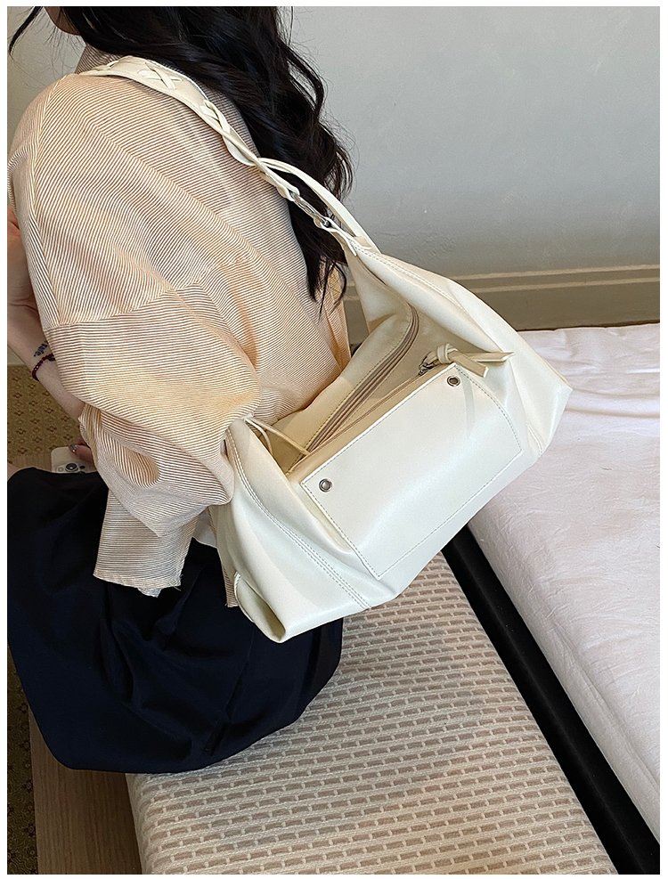 Women's PU Leather Minimal Zip Shoulder Bag detail 18
