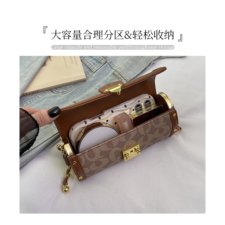 Women's PU Leather Monogram Chain Flap Crossbody Bag detail 4