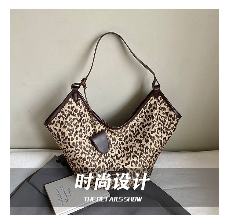 Women's PU Leather Monogram Hobo Shoulder Bag detail 12