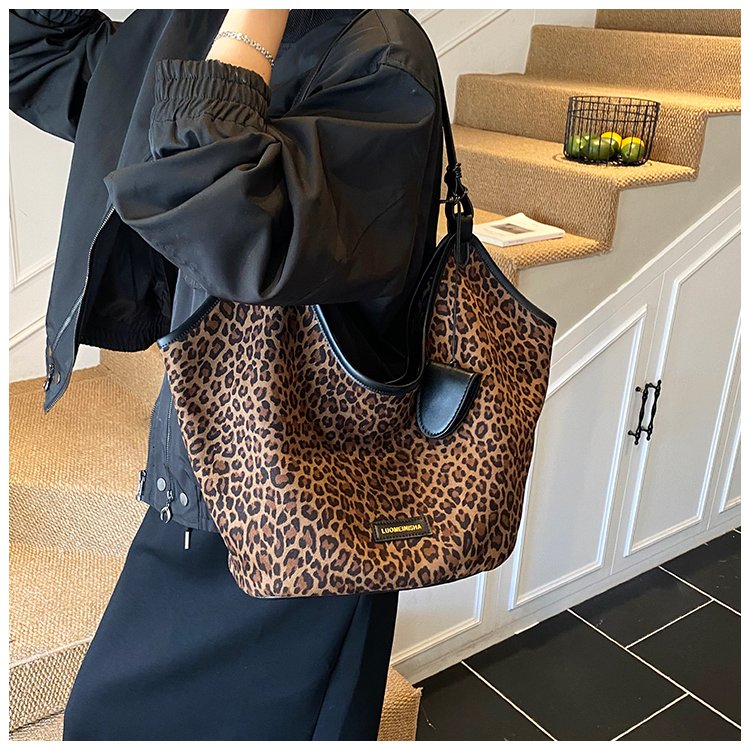 Women's PU Leather Monogram Hobo Shoulder Bag detail 39