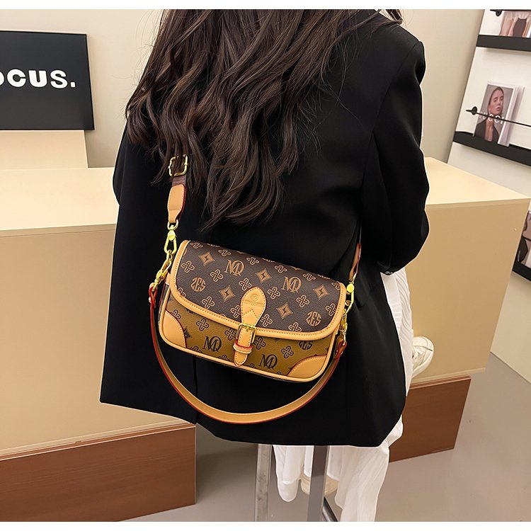 Women's PVC Monogram Shoulder Bag detail 12