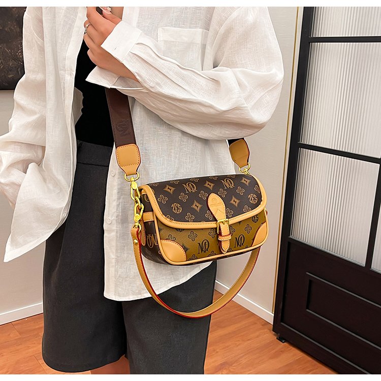Women's PVC Monogram Shoulder Bag detail 29