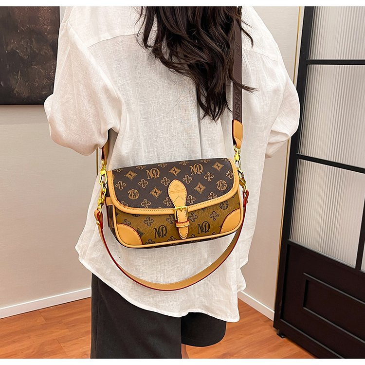 Women's PVC Monogram Shoulder Bag detail 31