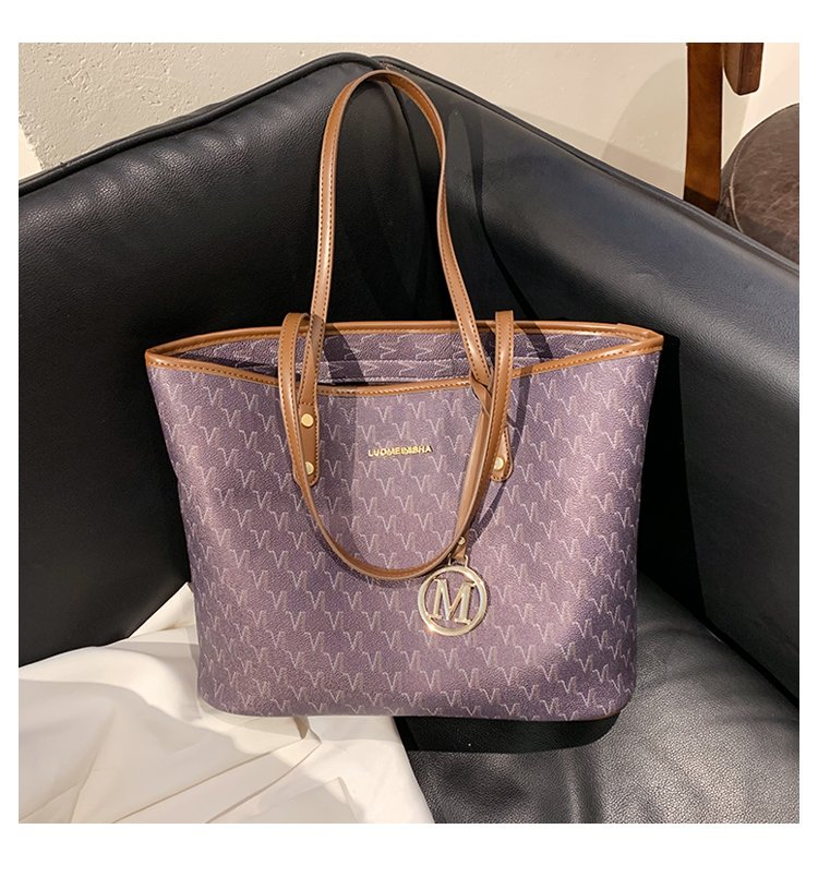 Women's Monogram Tote Bag detail 17