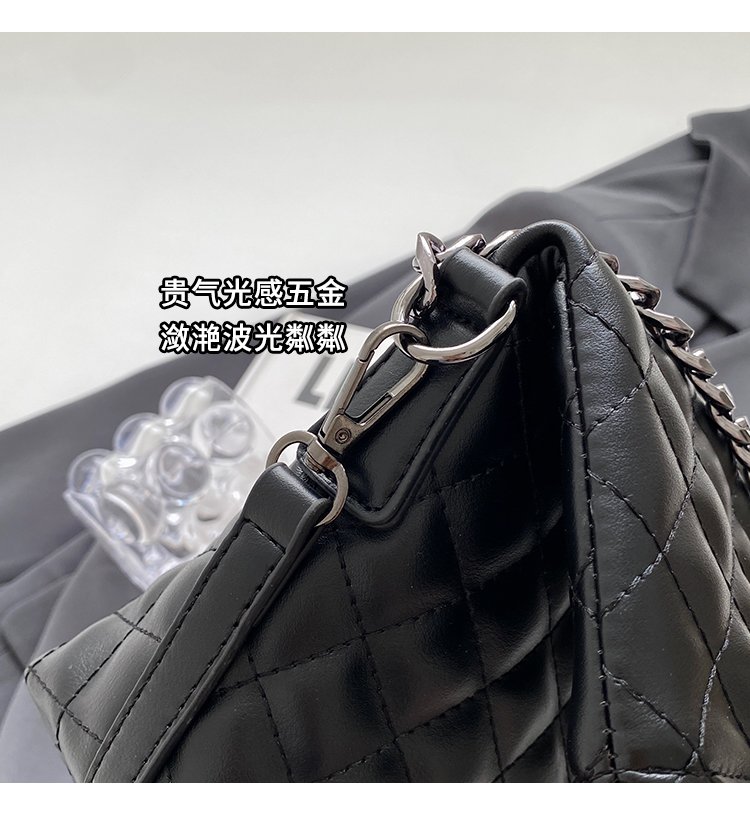 Women's PU Leather Quilted Flap Shoulder Bag detail 4