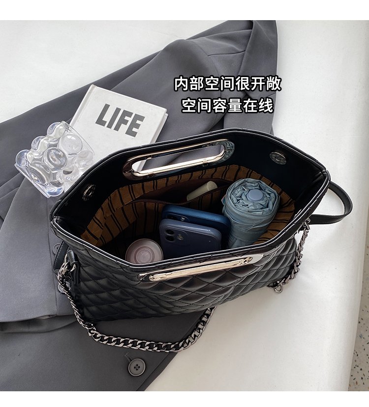 Women's PU Leather Quilted Flap Shoulder Bag detail 7