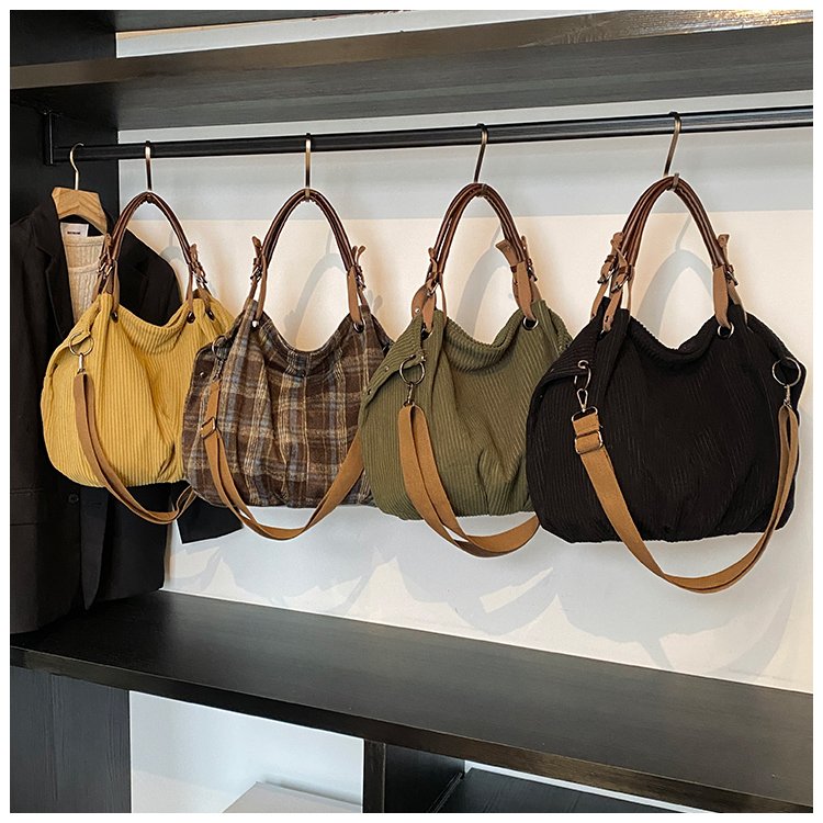 Women's Rounded Shoulder Bag detail 12