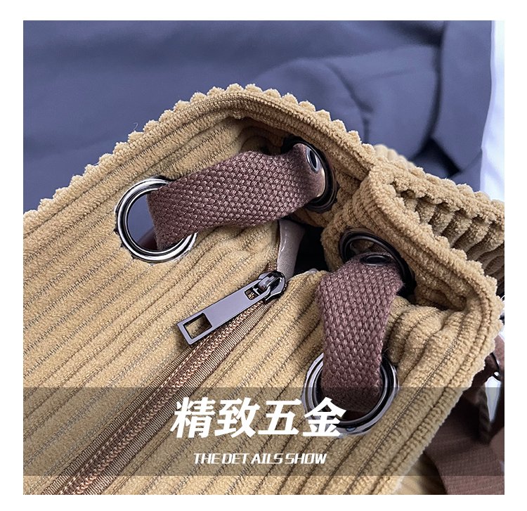 Women's Rounded Shoulder Bag detail 7