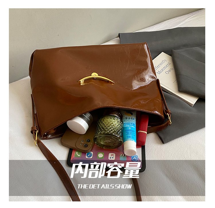 Women's PU Leather Soft Crescent Shoulder Bag detail 10