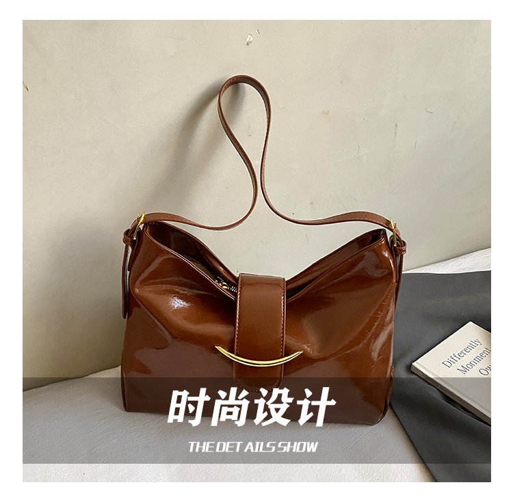 Women's PU Leather Soft Crescent Shoulder Bag detail 12
