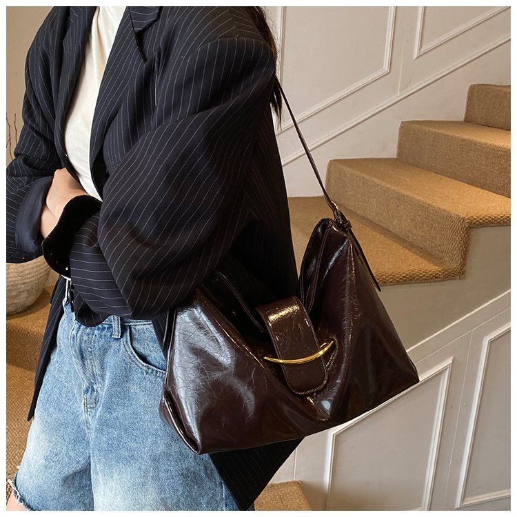 Women's PU Leather Soft Crescent Shoulder Bag detail 14