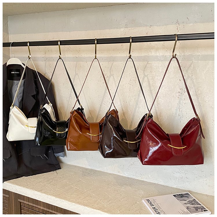 Women's PU Leather Soft Crescent Shoulder Bag detail 1