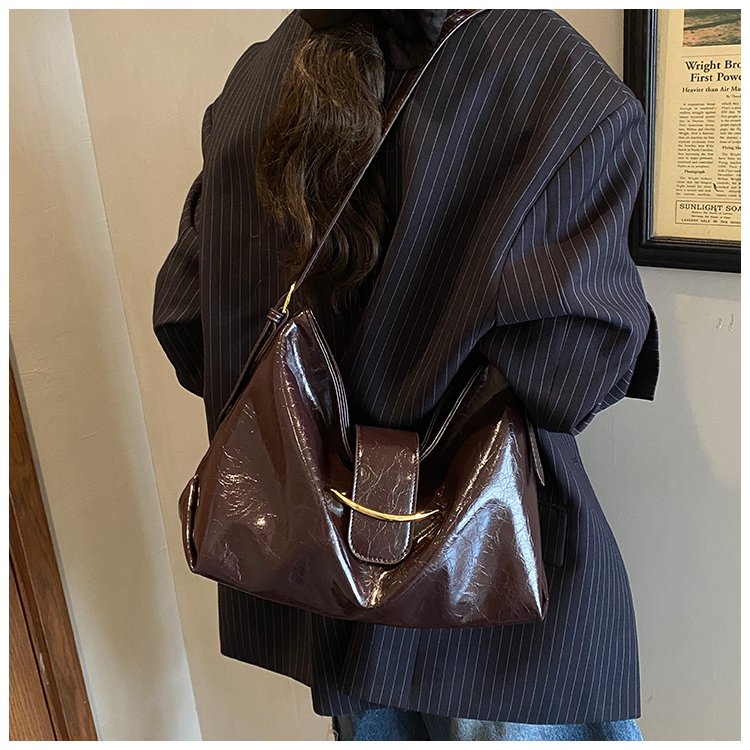 Women's PU Leather Soft Crescent Shoulder Bag detail 19