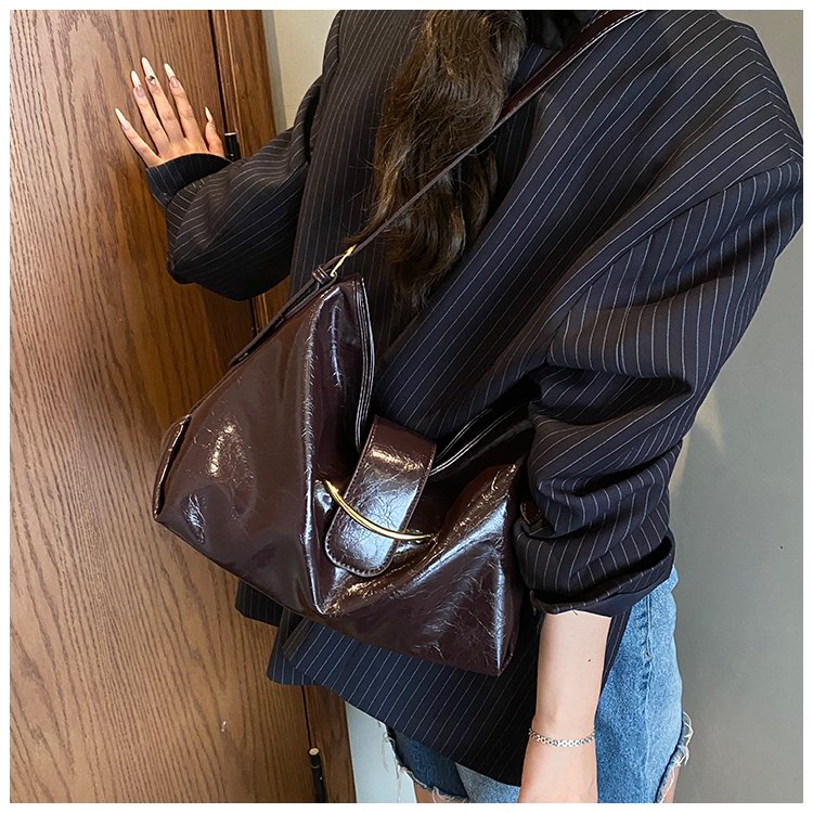 Women's PU Leather Soft Crescent Shoulder Bag detail 21
