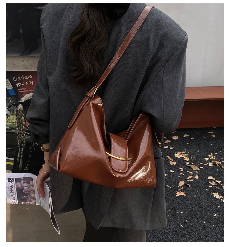 Women's PU Leather Soft Crescent Shoulder Bag detail 2