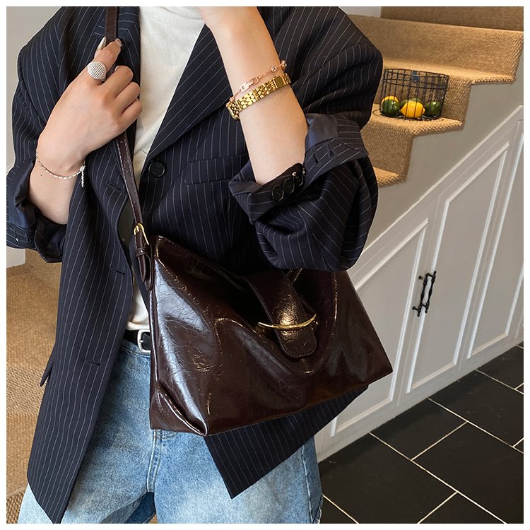 Women's PU Leather Soft Crescent Shoulder Bag detail 31