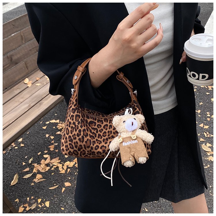 Women's Statement Leopard Print Structured PU Leather Shoulder Bag detail 17