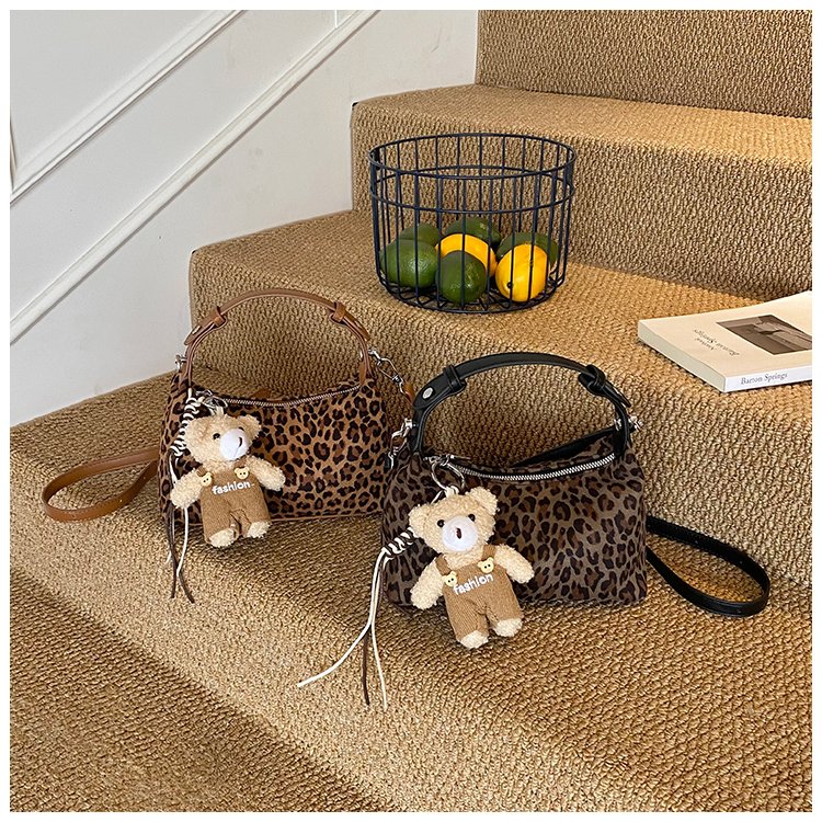 Women's Statement Leopard Print Structured PU Leather Shoulder Bag detail 1