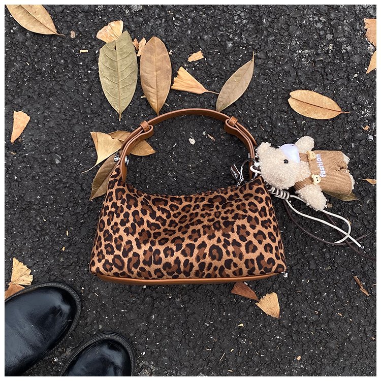 Women's Statement Leopard Print Structured PU Leather Shoulder Bag detail 21