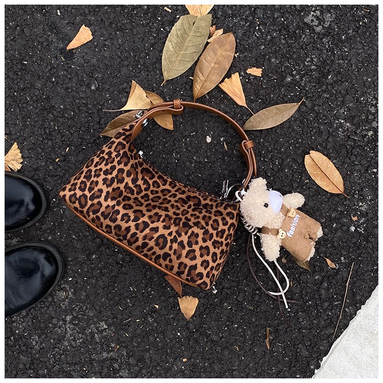 Women's Statement Leopard Print Structured PU Leather Shoulder Bag detail 22