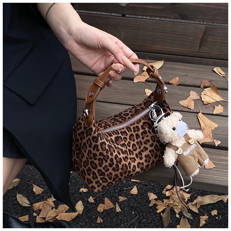 Women's Statement Leopard Print Structured PU Leather Shoulder Bag detail 25
