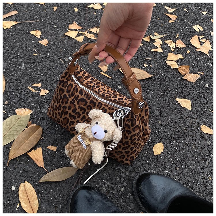 Women's Statement Leopard Print Structured PU Leather Shoulder Bag detail 26