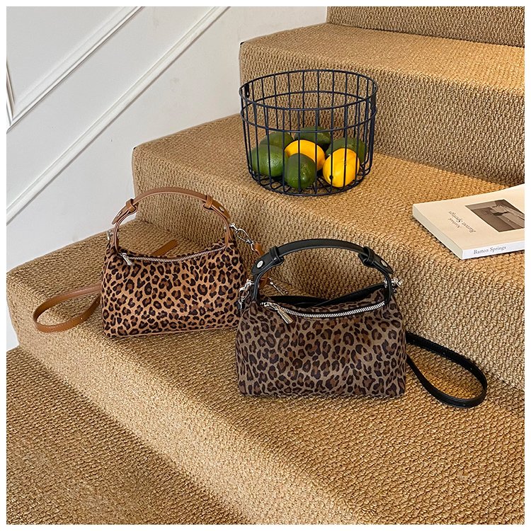 Women's Statement Leopard Print Structured PU Leather Shoulder Bag detail 2