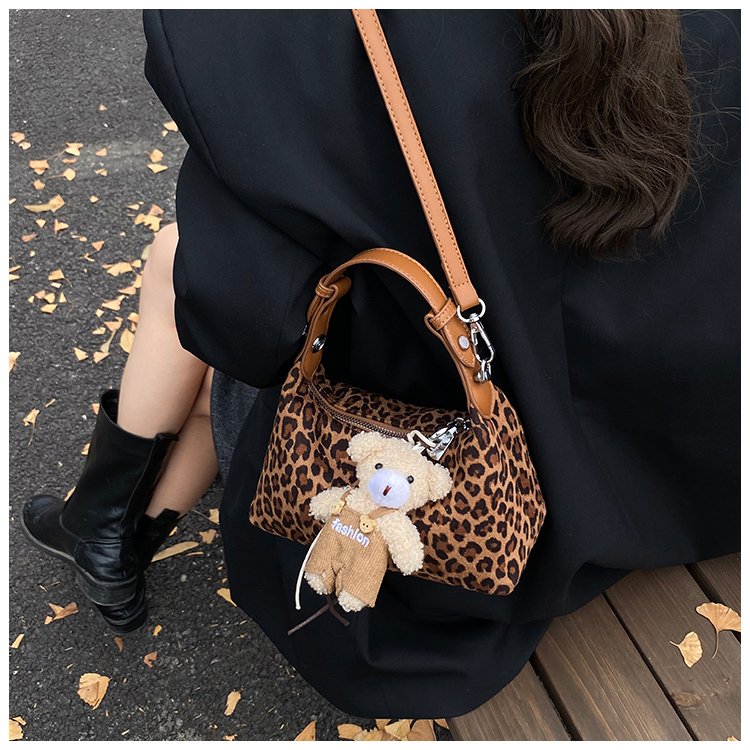 Women's Statement Leopard Print Structured PU Leather Shoulder Bag detail 30