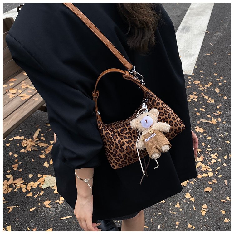 Women's Statement Leopard Print Structured PU Leather Shoulder Bag detail 34