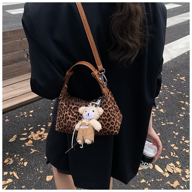 Women's Statement Leopard Print Structured PU Leather Shoulder Bag detail 35