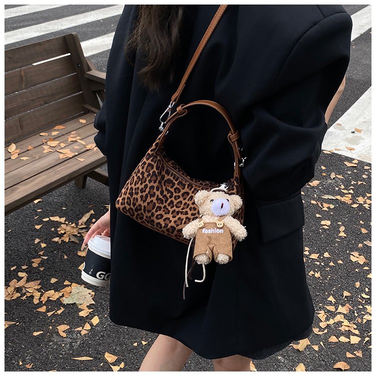 Women's Statement Leopard Print Structured PU Leather Shoulder Bag detail 37