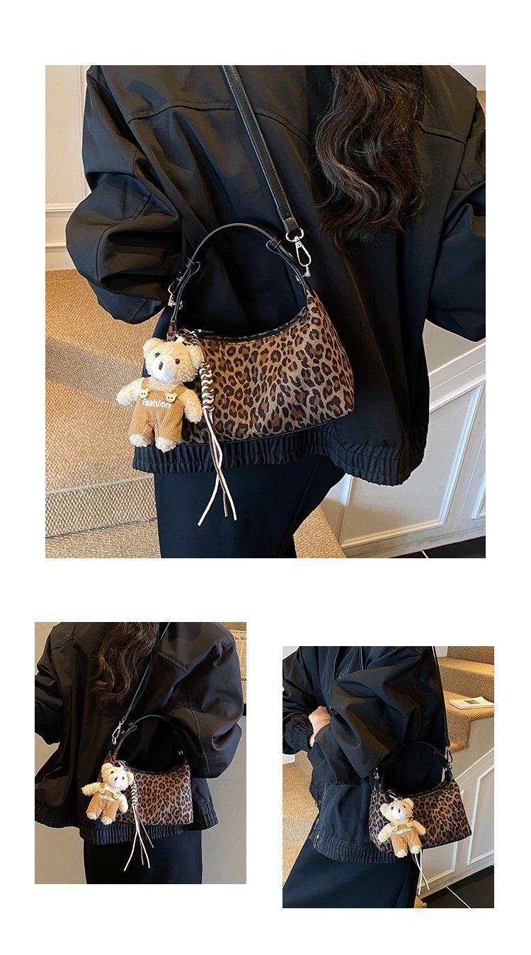 Women's Statement Leopard Print Structured PU Leather Shoulder Bag detail 6