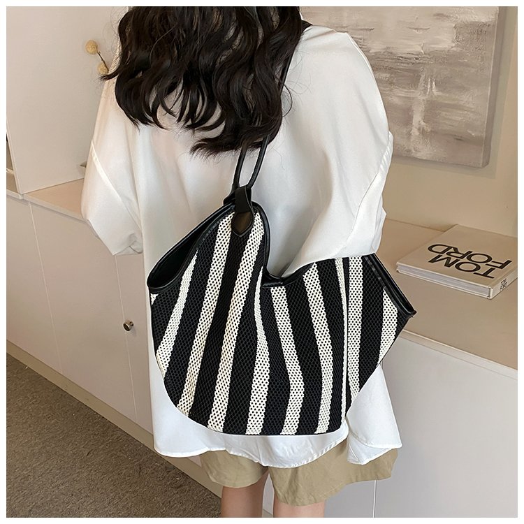 Women's PU Leather Striped Crescent Shoulder Bag detail 12