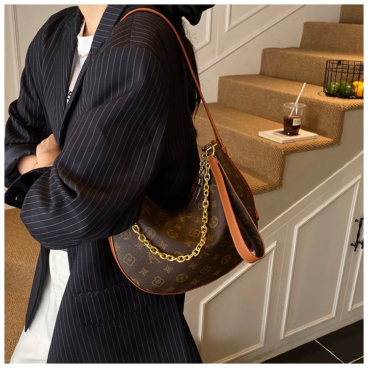 Women's PU Leather Stud Trim Crescent Shoulder Bag detail 14