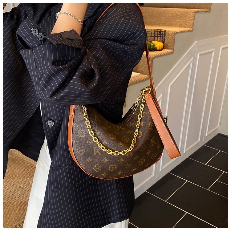 Women's PU Leather Stud Trim Crescent Shoulder Bag detail 19
