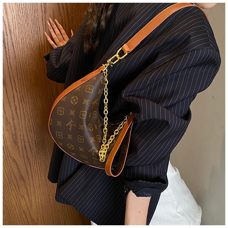 Women's PU Leather Stud Trim Crescent Shoulder Bag detail 22