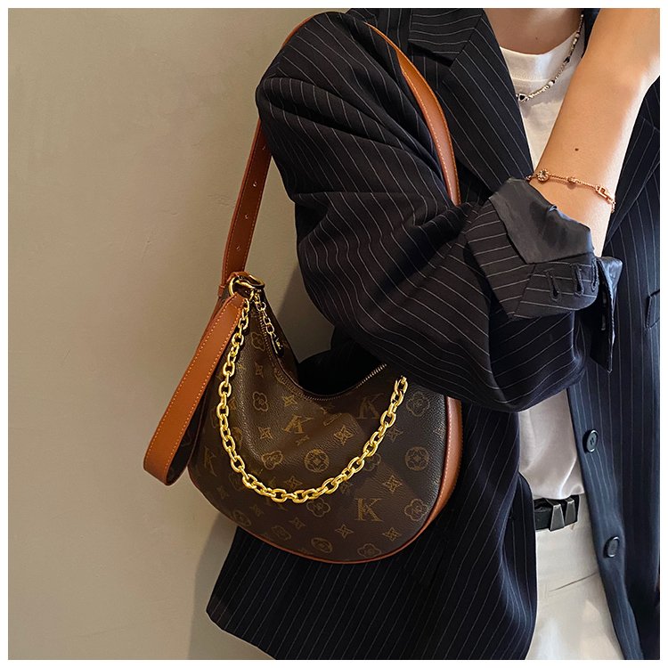 Women's PU Leather Stud Trim Crescent Shoulder Bag detail 23