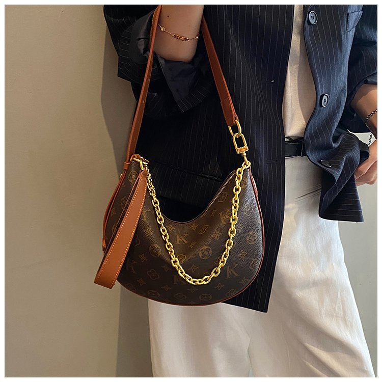 Women's PU Leather Stud Trim Crescent Shoulder Bag detail 26