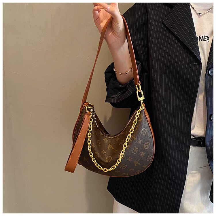 Women's PU Leather Stud Trim Crescent Shoulder Bag detail 28