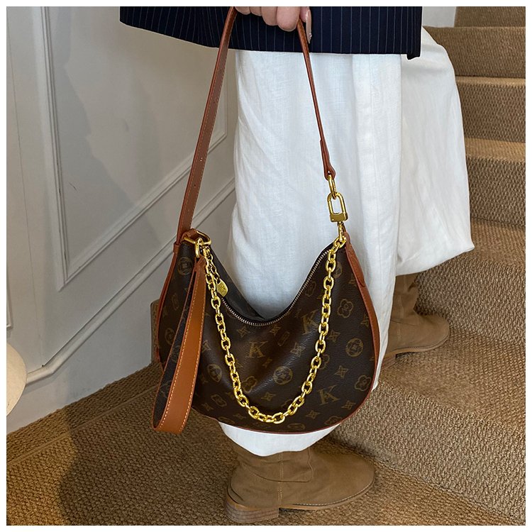 Women's PU Leather Stud Trim Crescent Shoulder Bag detail 29